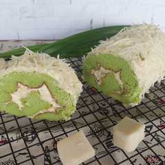 A picture of Bolu Gulung Pandan & Keju (Pandan Roll Cake with cheese filling).
