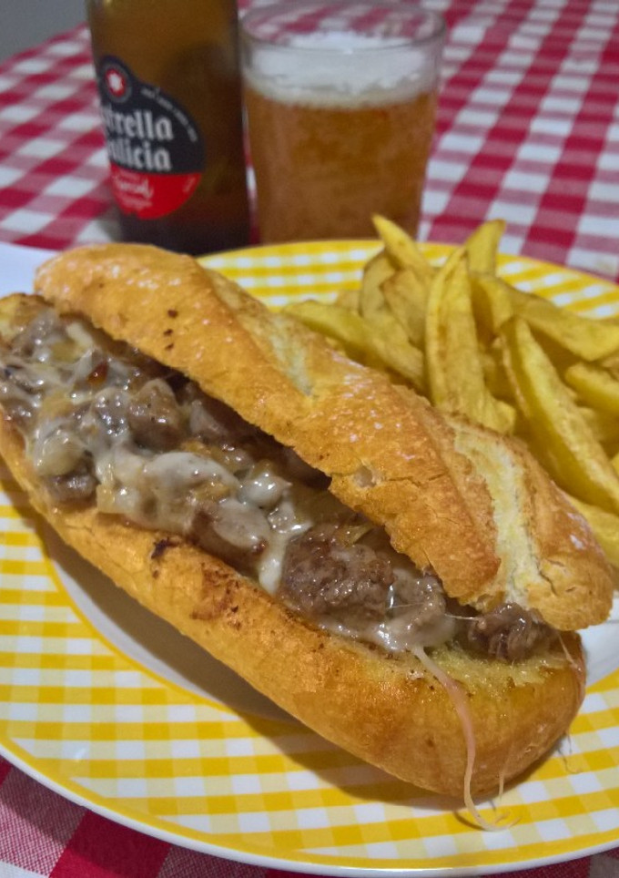 Una foto de Philly cheese steak