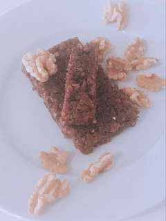 Una foto de Turrón vegano de dátil con cacao puro