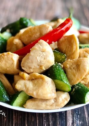 小黃瓜嫩炒雞丁 的食譜成品照片