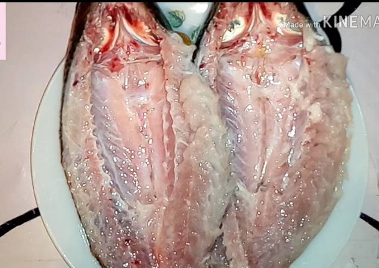 طريقة تقطيع السمك البوري لعمل السنجاري (السمك المشوي السنجاري)