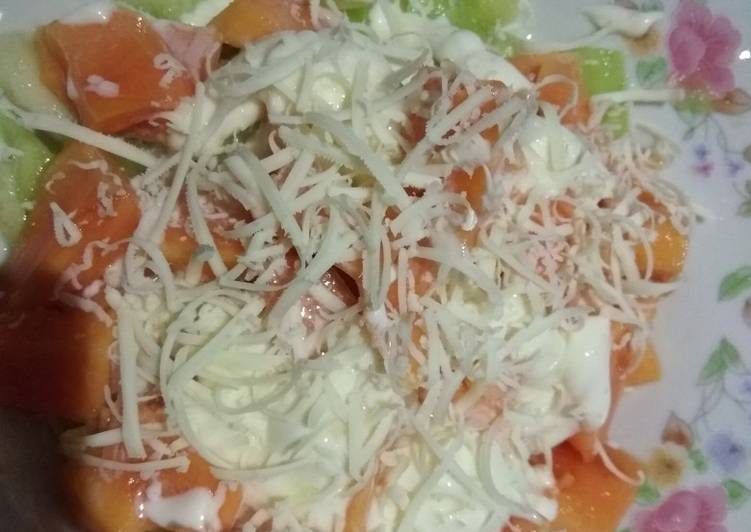Salad buah simple (saus ala PH)