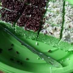 A picture of Bolu pandan kukus simpel (no mixer, no oven, no timbangan).