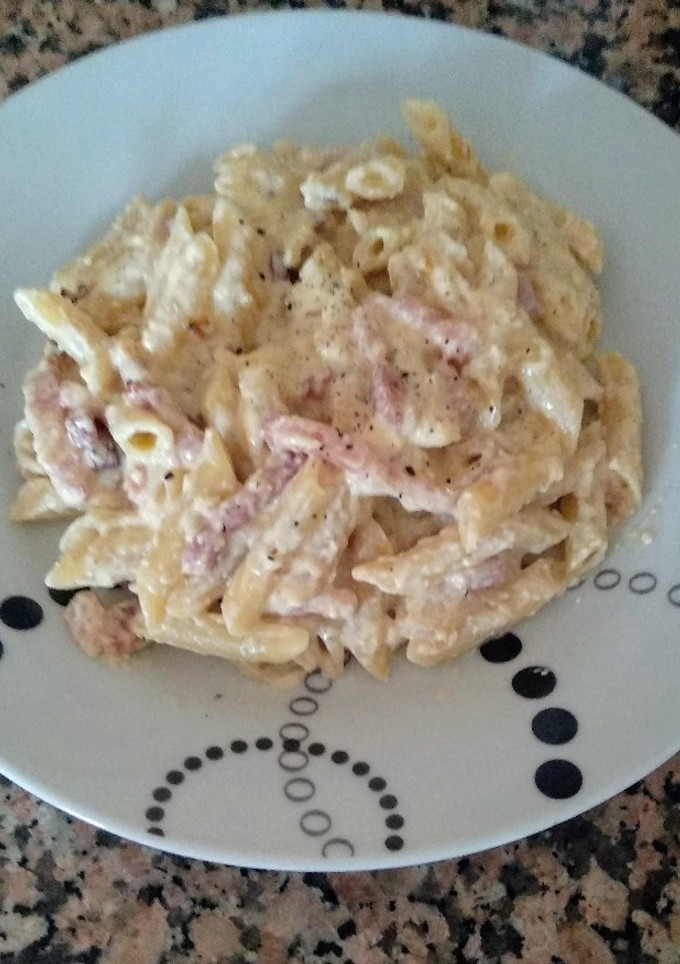 Una foto de Macarrones a la carbonara