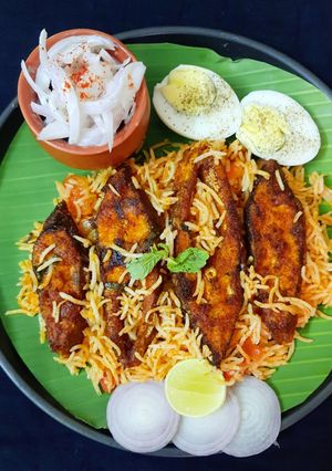 A picture of Katla fish biryani in electric rice cooker.
