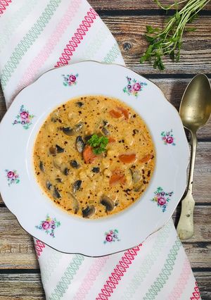 Egyszerű gombaleves recept fotója