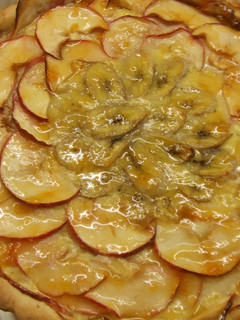 Una foto de Tarta de frutas con crema de limón