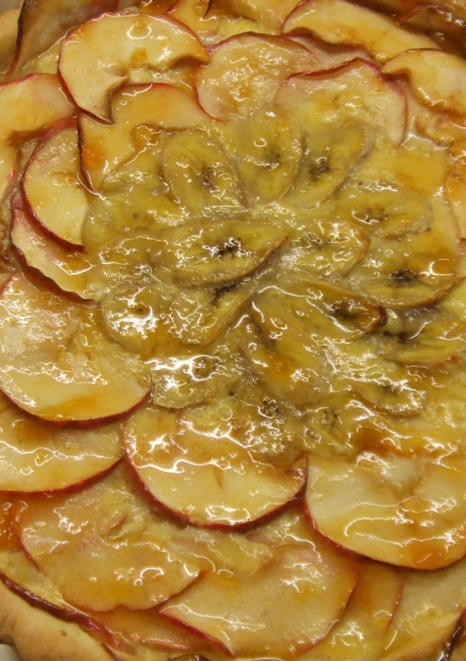 Una foto de Tarta de frutas con crema de limón