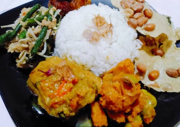 Ini dia! Resep membuat Nasi uduk ayam lodho urap2 komplit yang istimewa
