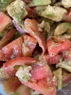 Foto de Salada de Mozzarella, Abacate e Tomate