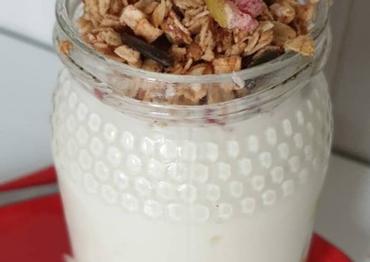 Yogur Casero con miel y cereales integrales y semillas al gusto