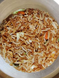 वेज़ सोया सॉस पुलाव (veg soya sauce pulav recipe in hindi) रेसिपी मुख्य फोटो