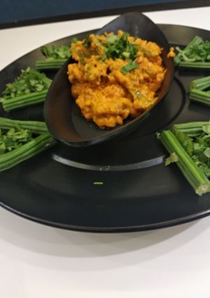 સરગવા નું લોટ વાળું શાક (Saragva Besan Lot Shak Recipe In Gujarati) રેસીપી મુખ્ય ફોટો