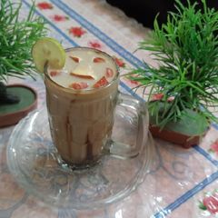 A picture of Apple chocolate tutti-frutti milkshake.