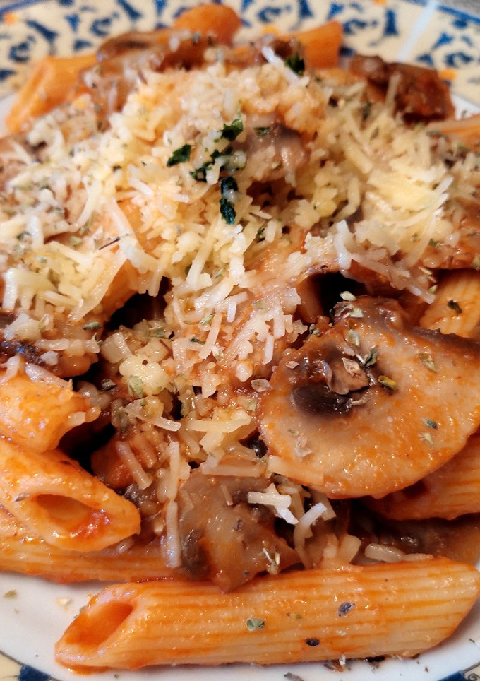 Una foto de Macarrones con champiñones