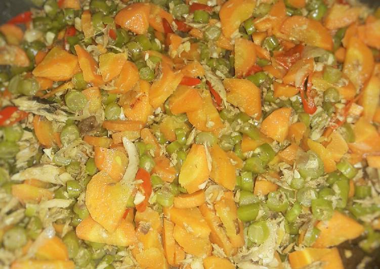 Resep Oseng wortel buncis ikan pindang tongkol Lezat