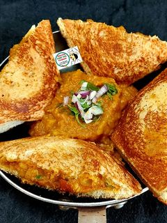 A picture of Mumbai Pav Bhaji Toast Sandwich.