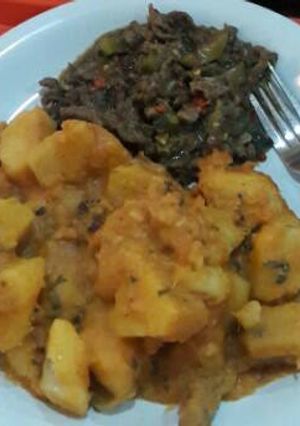 A picture of Asaro n beef sauce.