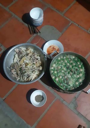 Hình của món Cháo Nấm,Gỏi Gà Chuối Cây.