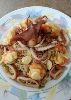 Φωτογραφία της συνταγής Noodles με θράψαλο και γαρίδες