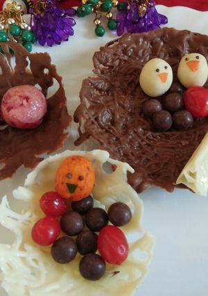 A picture of Nest chocolate Easter.