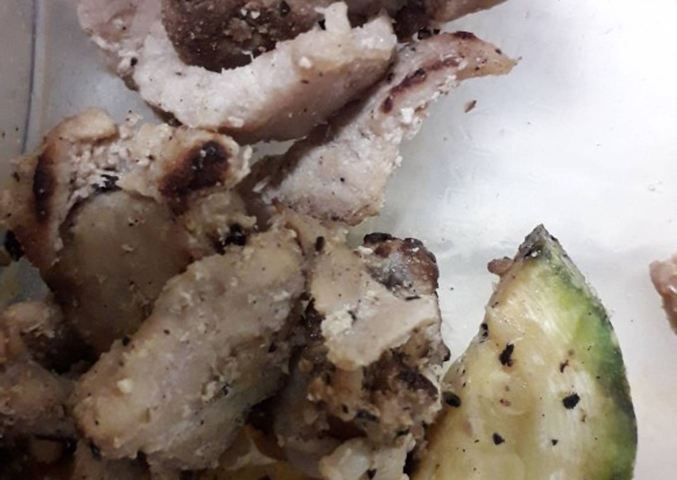 Bistec encebollado con calabacitas. (fácil)