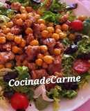 Ensalada de verano con legumbres, longaniza, sobrasada y miel