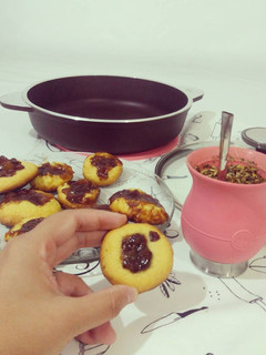 Una foto de Pepas con dulce de batata con chocolate!!