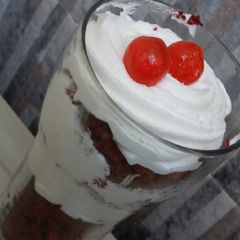 Cake parfait A picture of Cake parfait.