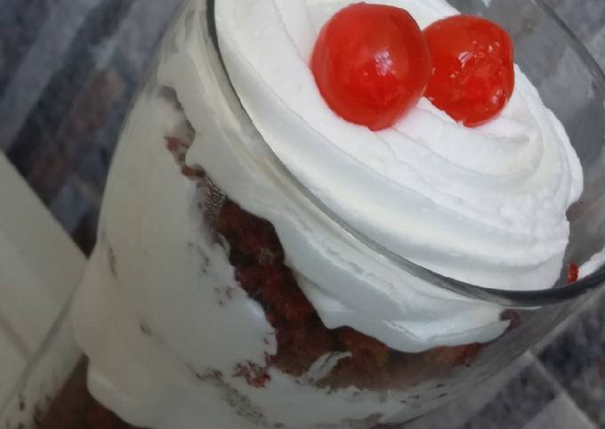 Recipe of Speedy Cake parfait