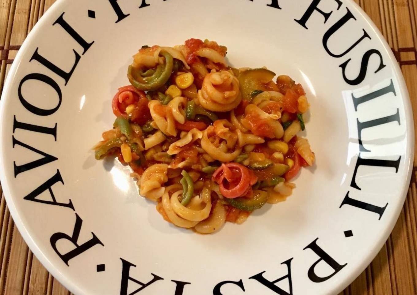 Pasta con calabacitas y elote