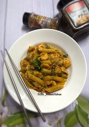 A picture of Shrimp Mushroom Pasta in Black Bean Sauce.