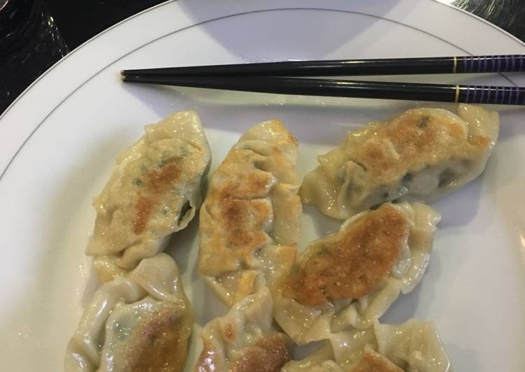 Cara Gampang Menyiapkan Gyouza ayam yang Enak Banget