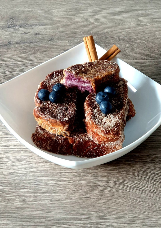 Una foto de Torrijas de vino tinto🍷
