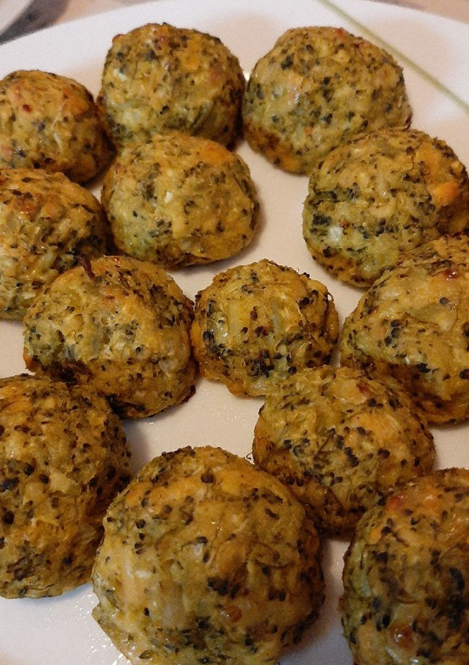 Una foto de Bolitas Brócoli y queso