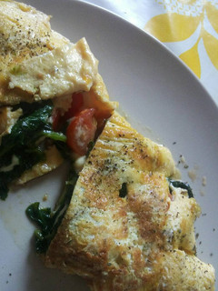 Una foto de Tortilla francesa rellena de espinacas