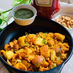 A picture of Bun/Bread spicy Poha.