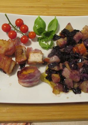 Baconba 🥓 tekert 🌀 nyúlgerinc 🐇 zöldségekkel 🥦🥕🍅 recept fotója