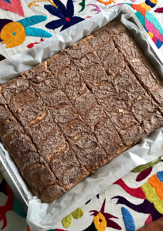 Una foto de Coca con boniato y chocolate