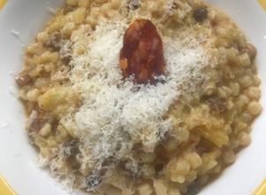 Foto di Fregula sarda con verza e salsiccia