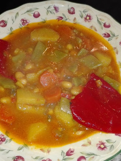 Una foto de Potaje de alubias saludable. Receta vegetariana