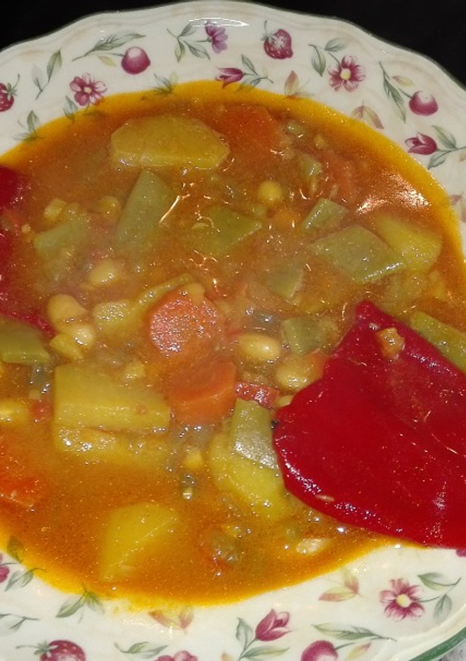Una foto de Potaje de alubias saludable. Receta vegetariana