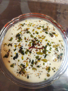केसर इलायची श्रीखंड (kesar elaichi shrikhand recipe in Hindi) रेसिपी मुख्य फोटो