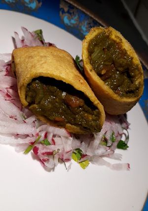 A picture of Makki saag spring roll.
