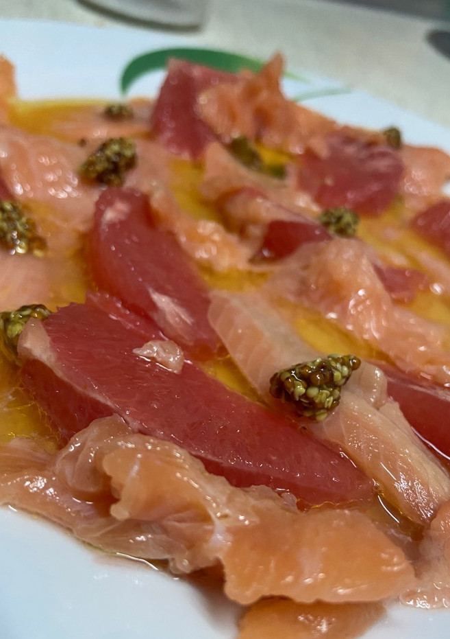 Una foto de Carpaccio de trucha