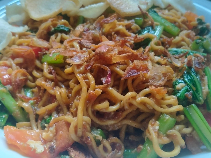 Cara Gampang Menyiapkan Indomie goreng spesial ☀️ yang Enak