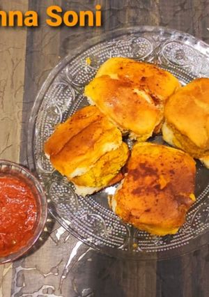 મસાલા પાંવ (Masala Pav Recipe in Gujarati) રેસીપી મુખ્ય ફોટો