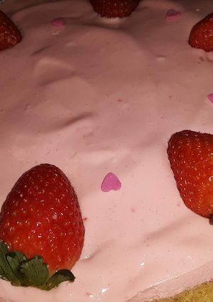 A picture of Strawberry Jell-O Pie.