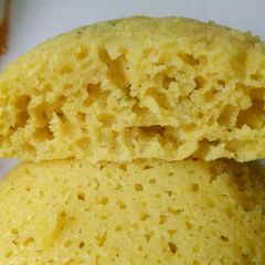 A picture of Makai ke aate ki idli.