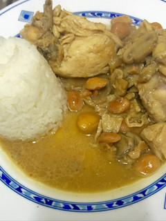 Una foto de Pollo con almendras